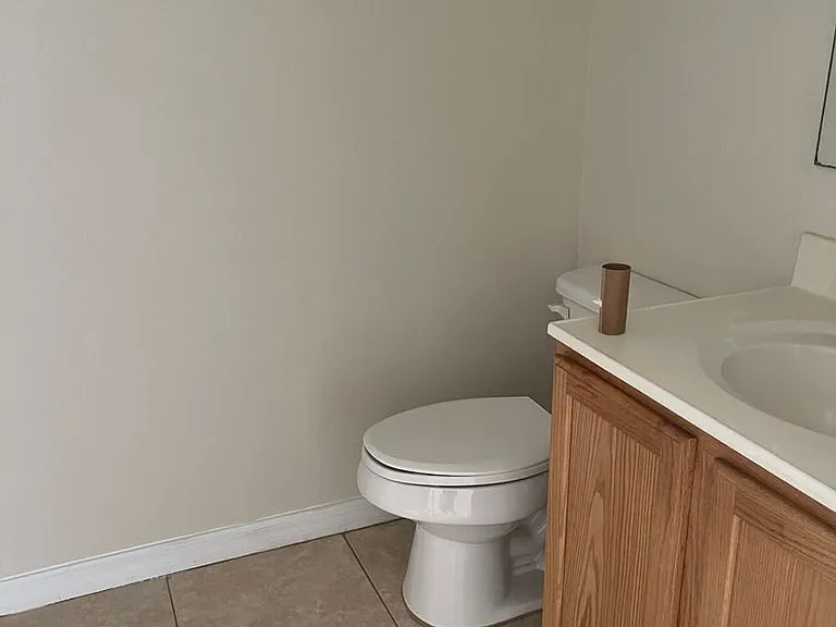 1412 Hathaway Ave — Photo 7