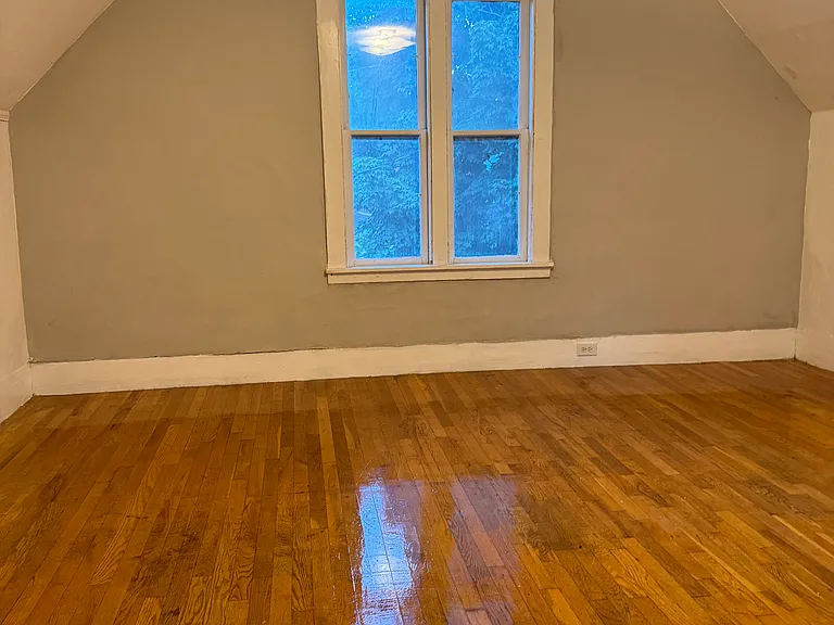 37 E Court St #1/2 — Photo 5