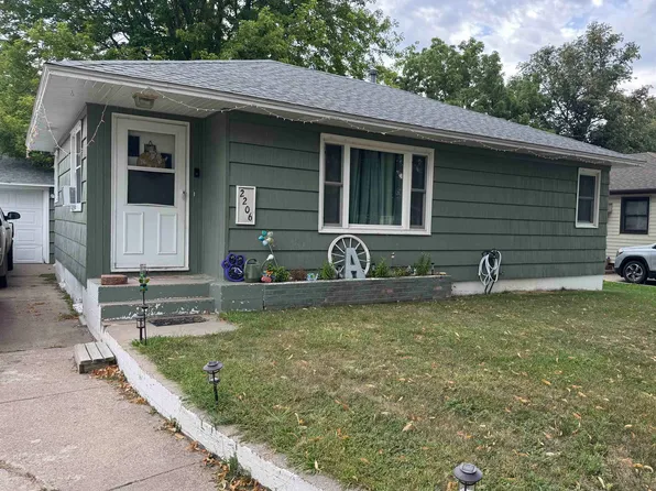 2206 Avenue G, Gothenburg, NE 69138