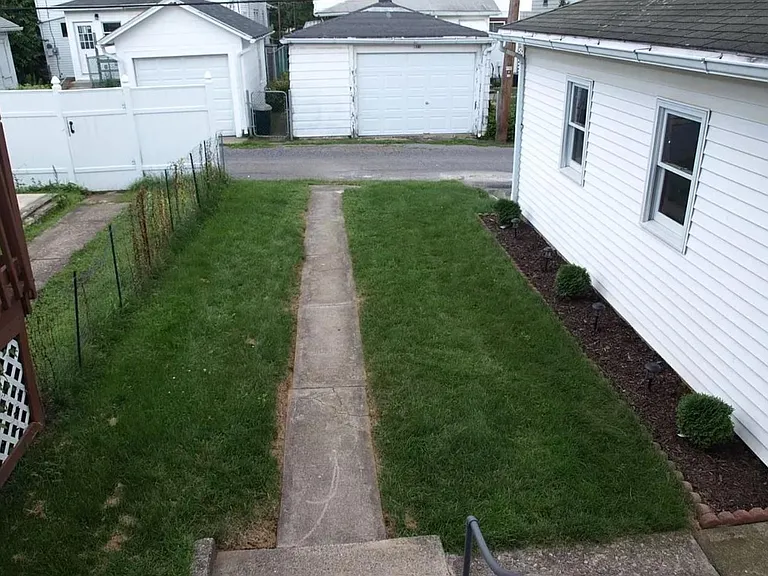 924 Wood St — Photo 27