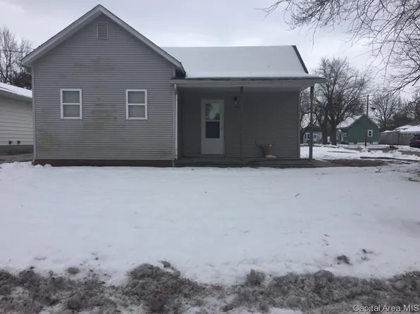 1030 W Vandeveer St, Taylorville, IL 62568