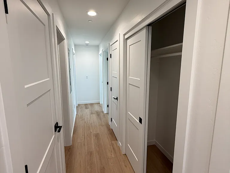 637 S River St #2 — Photo 15