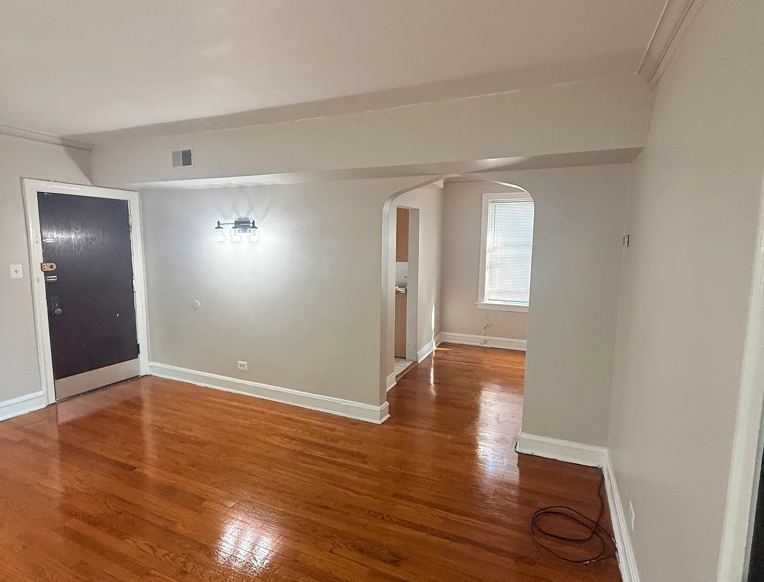 1 bed, 1000 sqft, $1,100 — Photo 3
