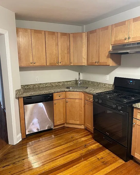 184 Walnut Ave #1