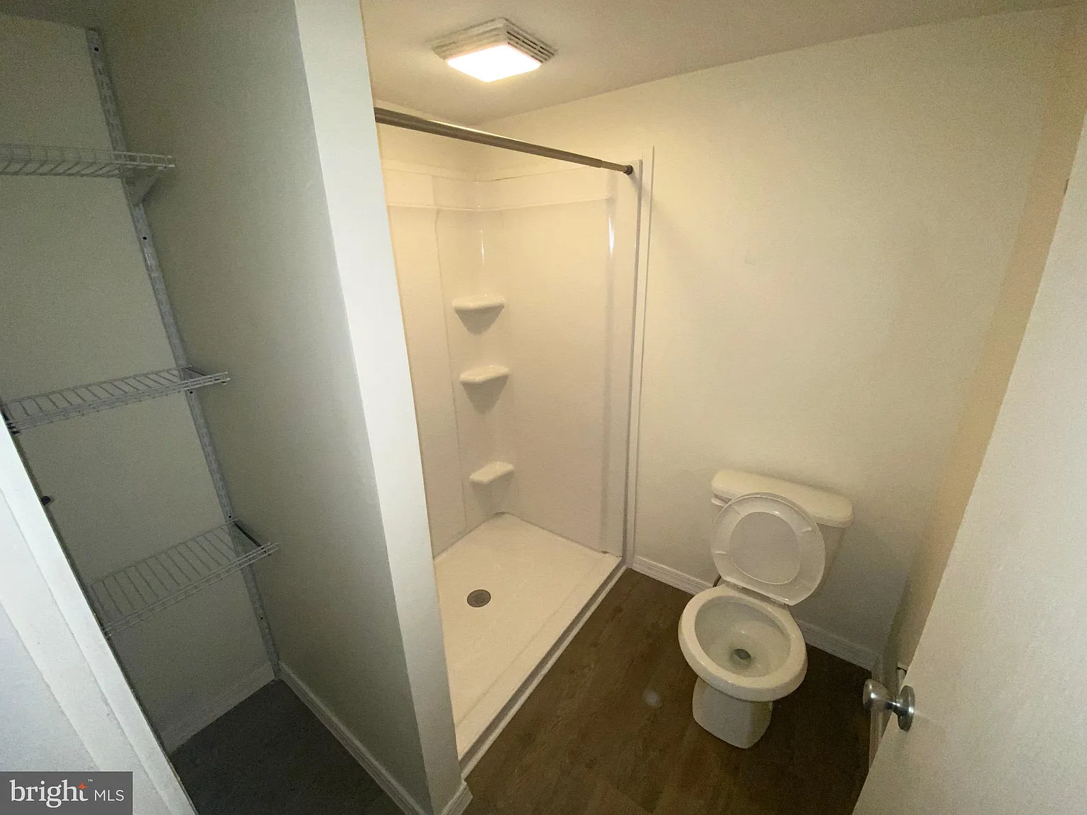 3 bed, 1.0 bath, $1,695 — Photo 4