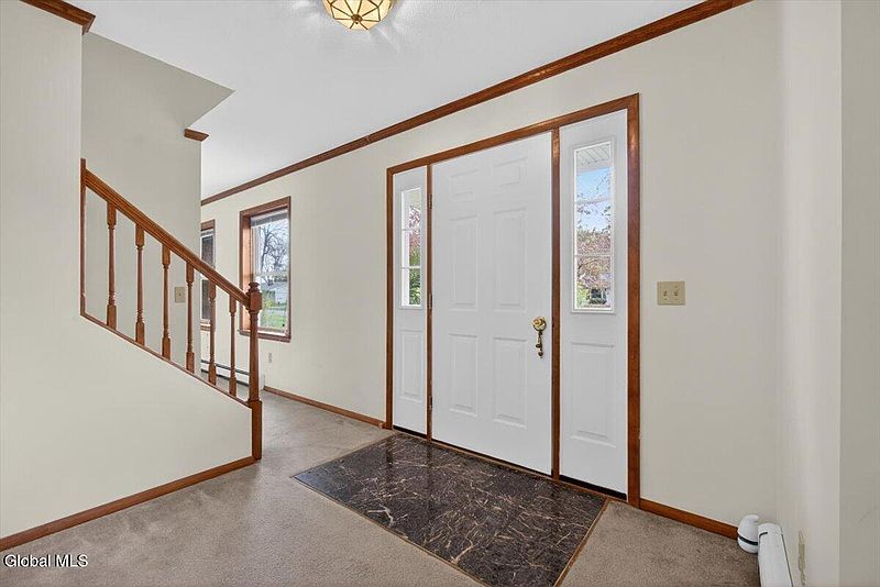 5th image of 12 Pine Avenue