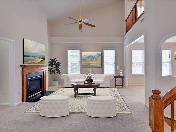 4th image of 6596 Rexford Ln