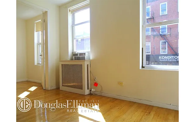 Rented by Douglas Elliman | media 15