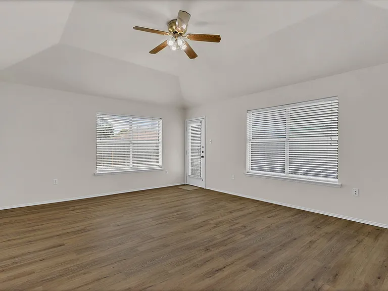 2140 Teal Ct — Photo 16
