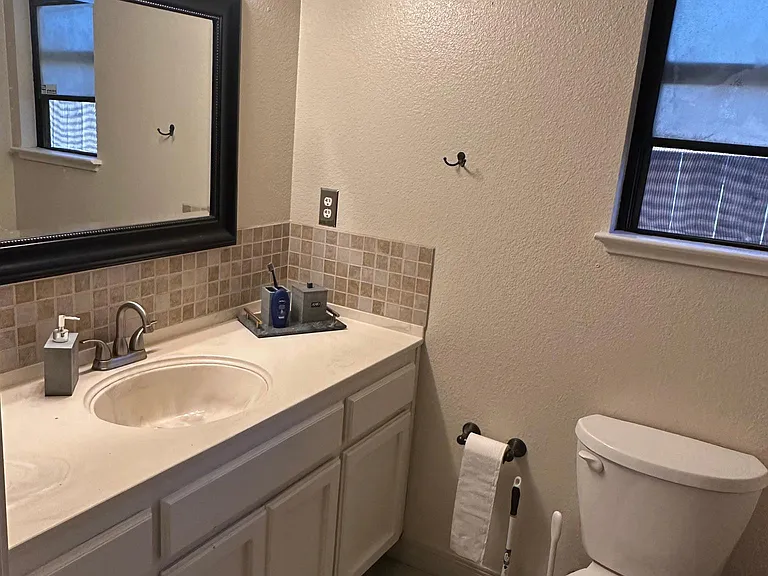 701 Poppy Ave — Photo 9