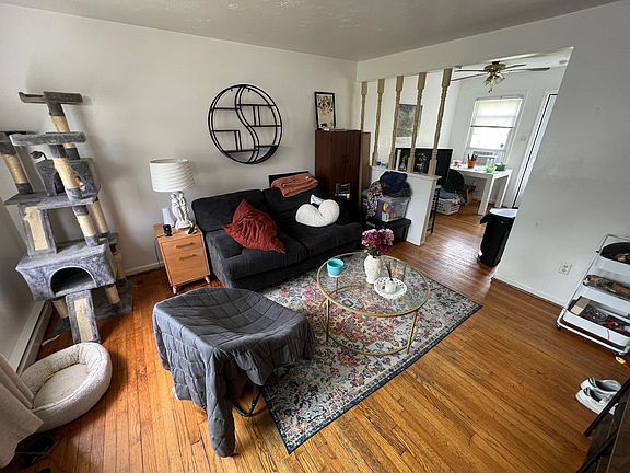 2nd image of 734 W 11th St Unit A