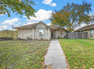 1101 Appleton Dr, Mansfield, TX 76063