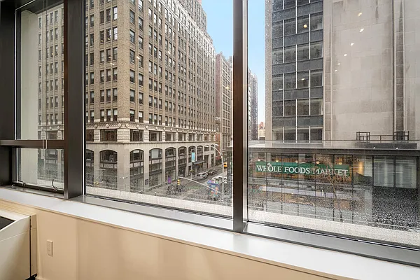 Sold by Compass | media 21