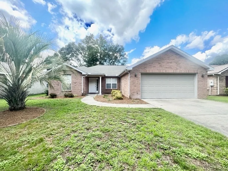 103 Underwood Ln