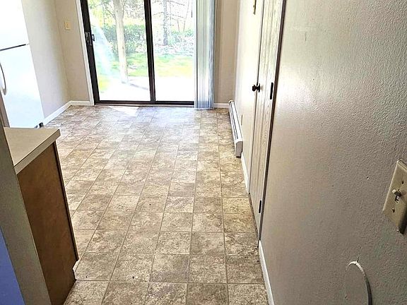 5th image of 3920 Kenowa Ave SW #2
