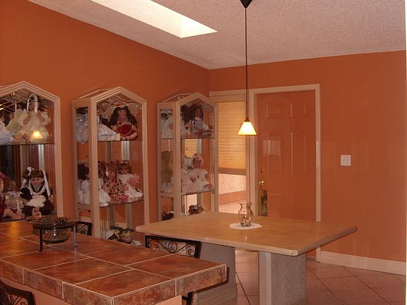Dining Room & Entrance
