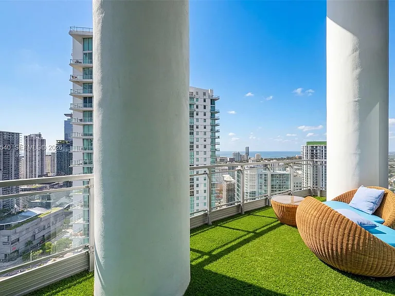 90 SW 3rd St #Penthouse 12 — Photo 18