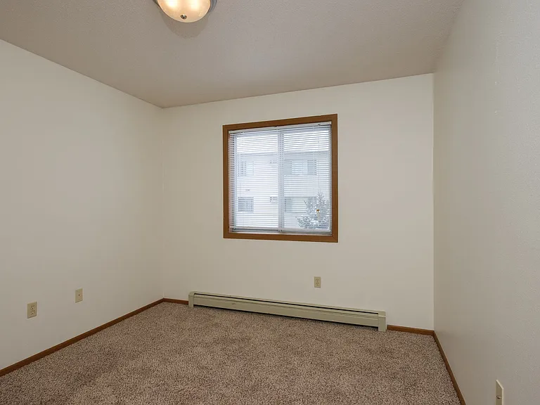 Fargo, ND Park Circle Apartments | Bedroom
