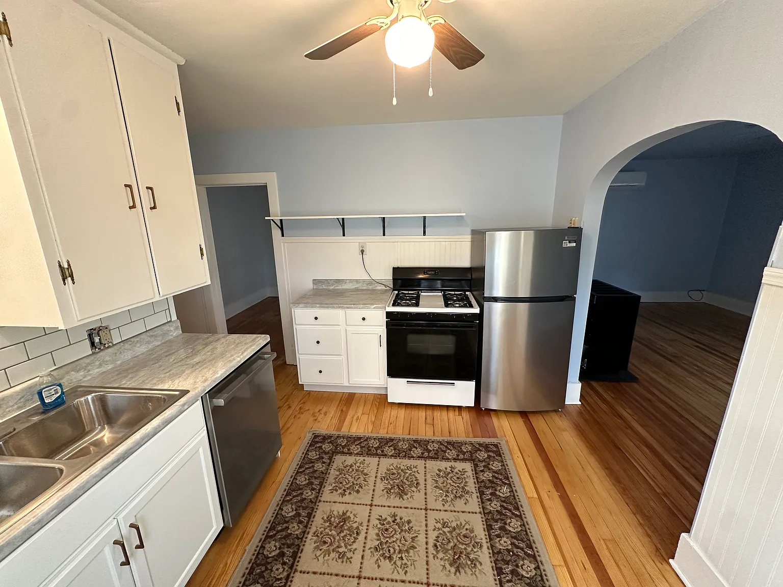 1 bed, 650 sqft, $1,100 — Photo 3