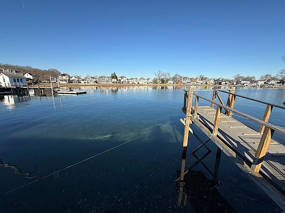 3rd image of 5 Winter Island Rd