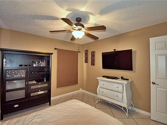 4th image of 3111 Sandy Cir