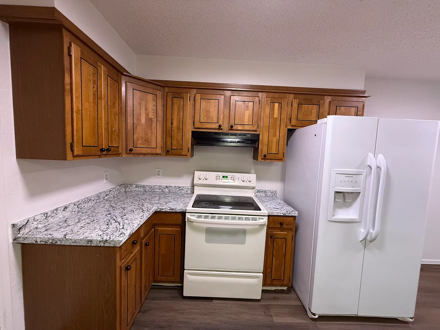 2 bed, 1200 sqft, $1,250 — Photo 4