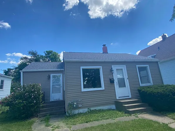 1815 E Ave NE, Cedar Rapids, IA 52402