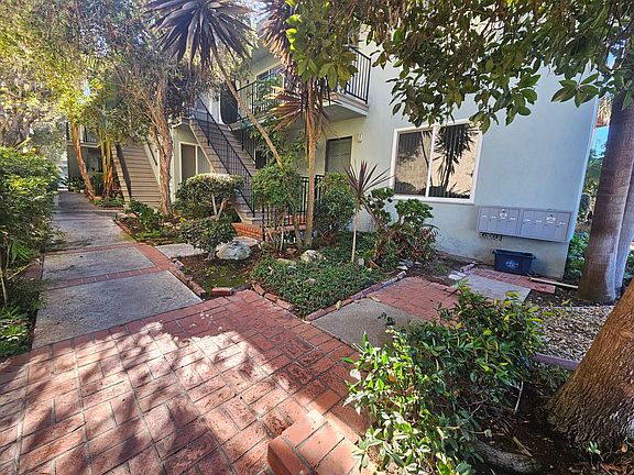 3rd image of 108 Vista Del Mar APT A