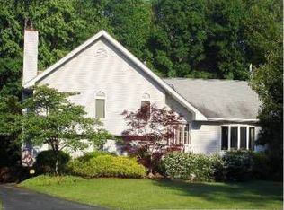 6 Casey Ct, Nanuet, NY 10954