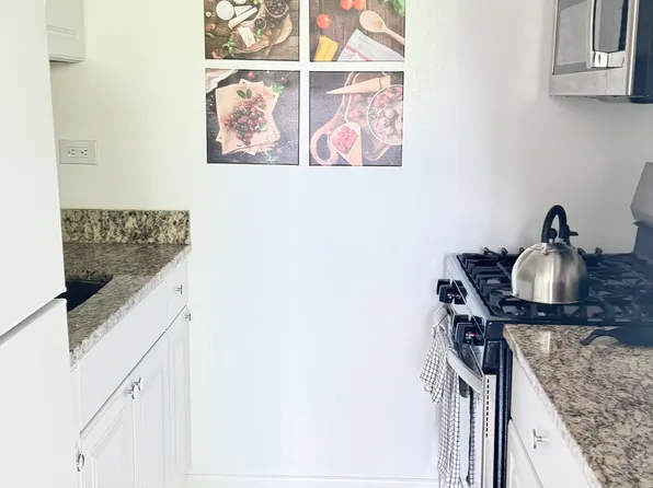 2201 L St NW APT 510, Washington, DC 20037