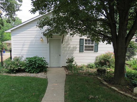 Detached Garage