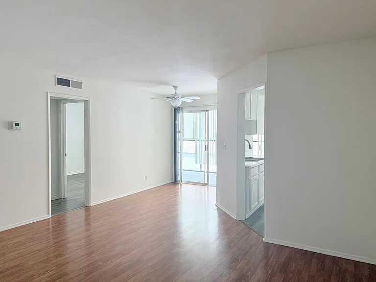 331 Ardmore Avenue Apartments - Prime Location in Koreatown — Photo 23
