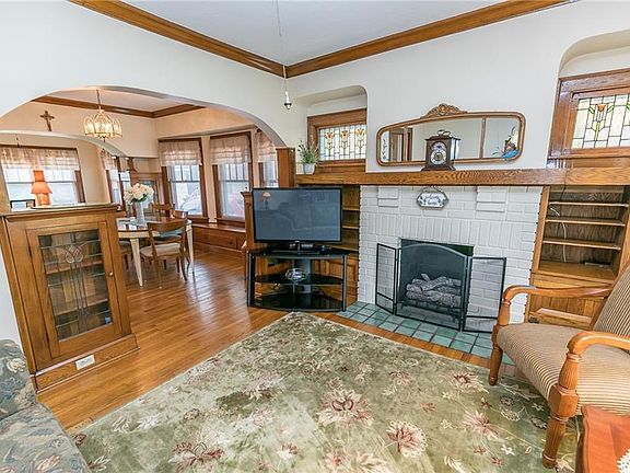 3rd image of 10213 Greenview Ave