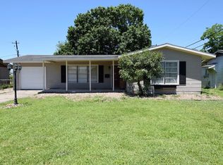 206 Travis St, Port Lavaca, TX 77979