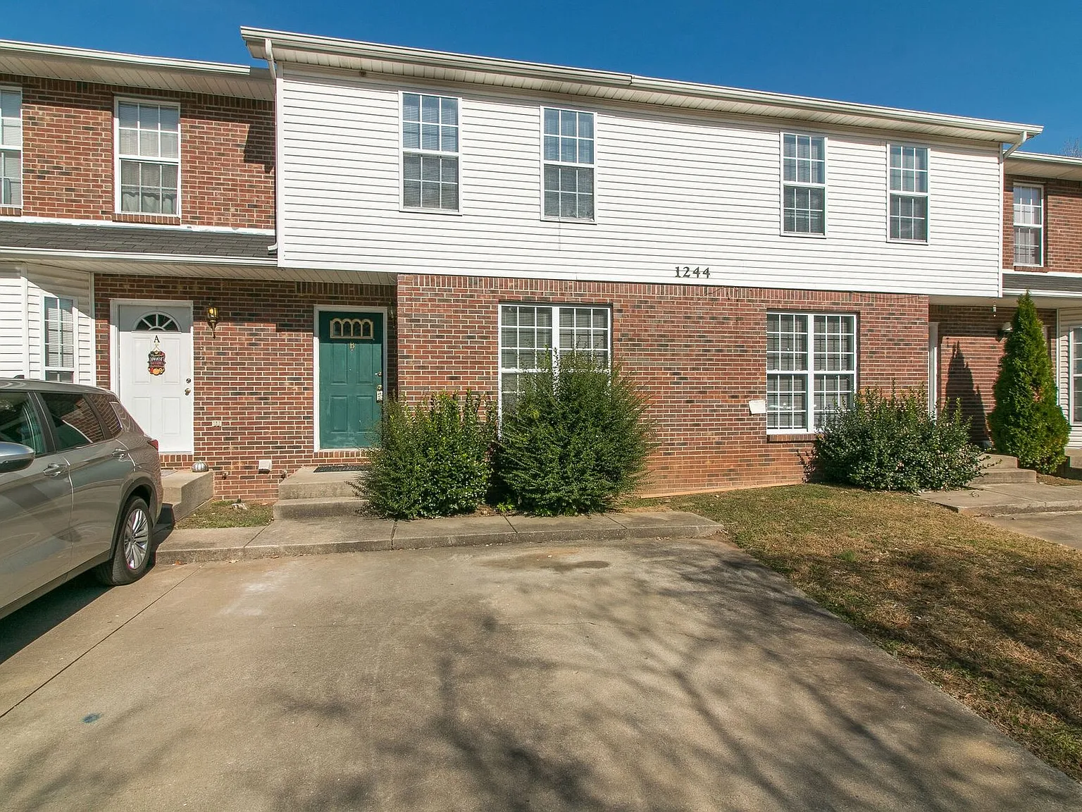 1244 Parkway Pl For Rent — Photo 2