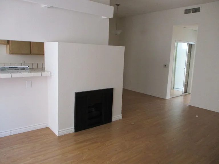 3633 Jasmine Ave — Photo 4