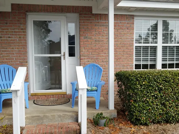 9321 Line Dr, Wilmington, NC 28412