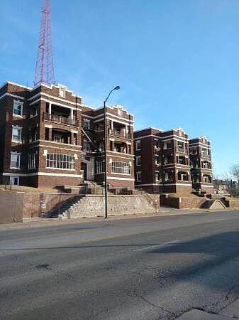 1st image of 24 E Linwood Blvd