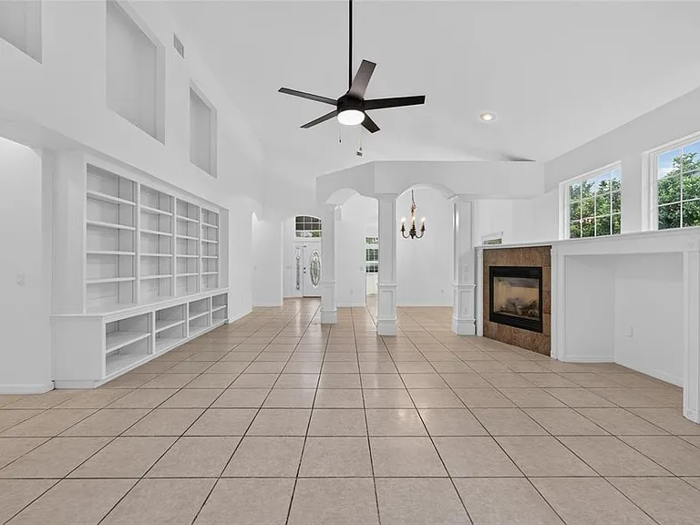 914 SW 83rd Ter — Photo 15