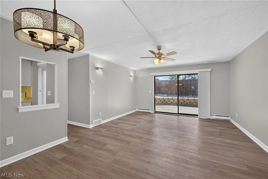 2 bed, 1100 sqft, $1,350 — Photo 3