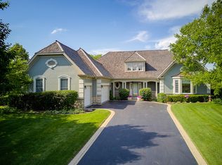 28893 N Sky Crest Dr, Mundelein, IL 60060