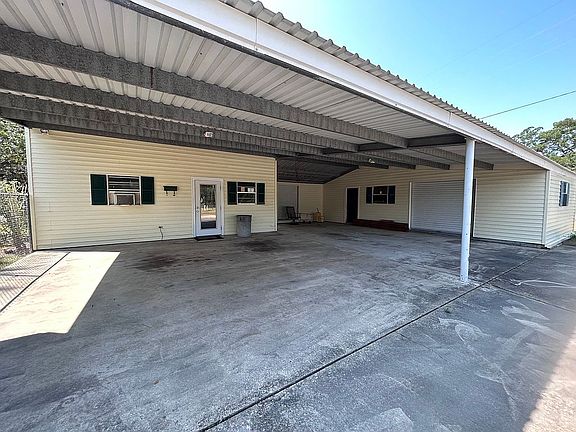 3rd image of 1002 Belle Terre Dr