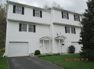 31-33 Old Chicopee St, Chicopee, MA 01013