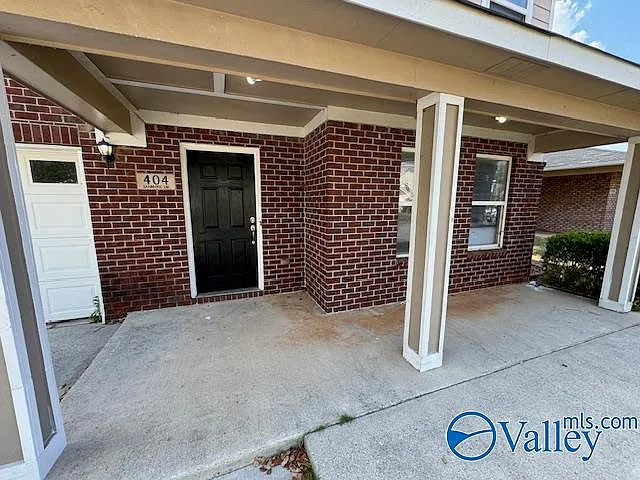 Building Photo - 404 Jasmine Dr
