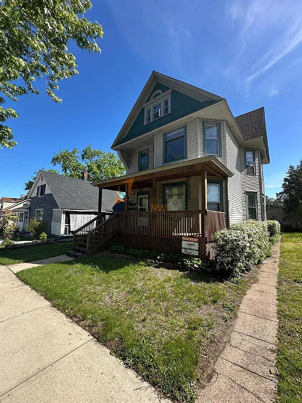 Building Photo - 1122 Spring St #B