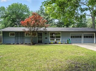 7604 Tomahawk Rd, Prairie Village, KS 66208