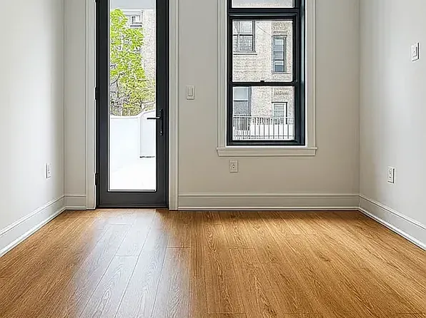 307 West 39th Street image 4 of 9