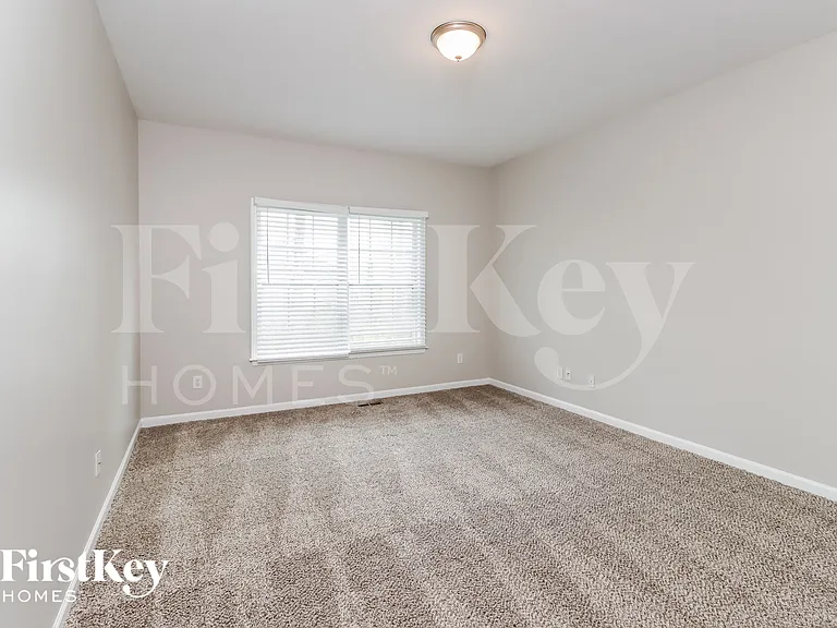 1421 Kentmire Ct — Photo 15