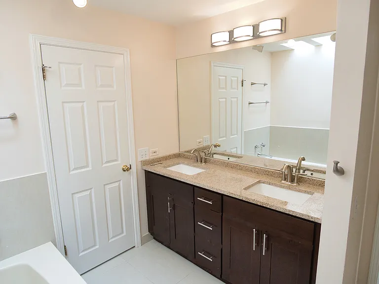 1170 S Plymouth Ct #2SE — Photo 11