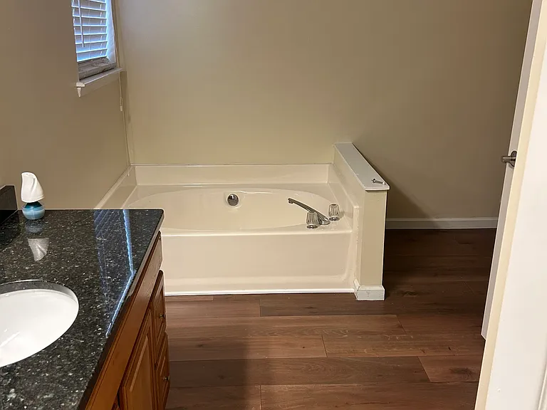 4043 Sharon Woods Dr — Photo 10